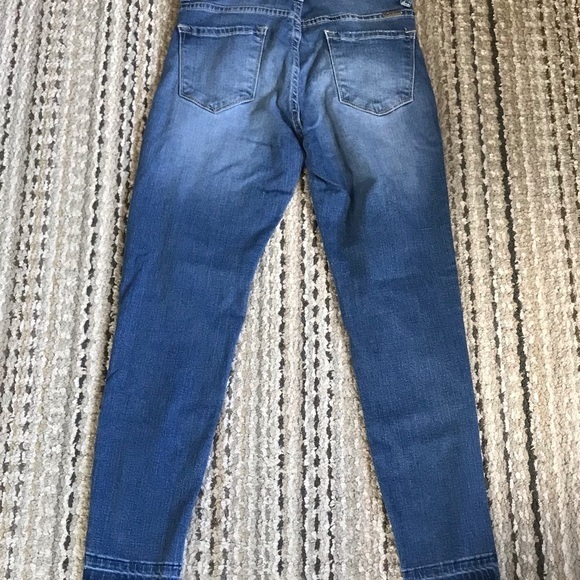 Kancan size 5 blue jeans, 5 pockets, raw hems, holes and scrapes. - Picture 5 of 9